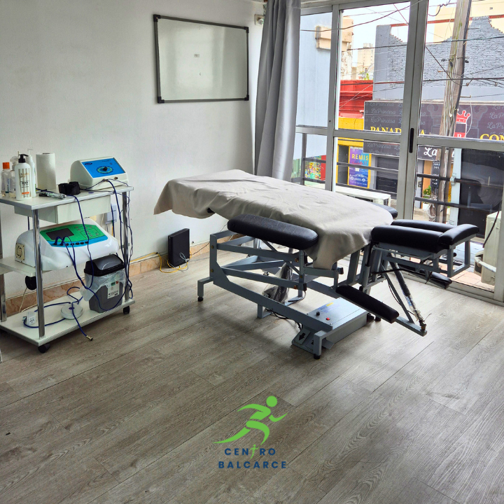 Sala de tratamiento de Kinesiología Centro Balcarce